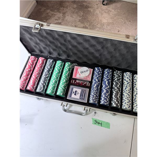 POKER CHIP SET  PLASTIC CHIPS ALUMINUM CARRYING CASE BRAND NEW