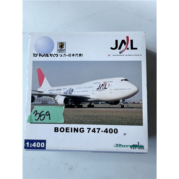 JAL JAPAN AIRLINES BOEING 747-400 1:400 MODEL AIRPLANE DIECAST