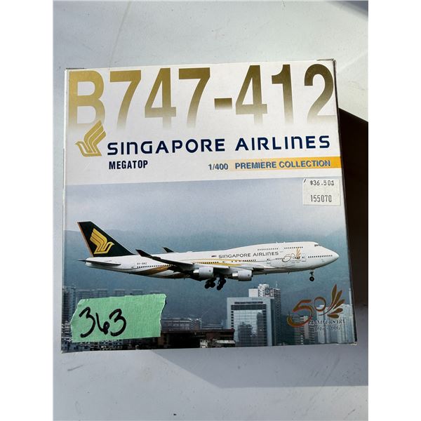 SINGAPORE AIRLINES B747-412 1/400 MODEL AIRPLANE DIECAST  BRAND NEW