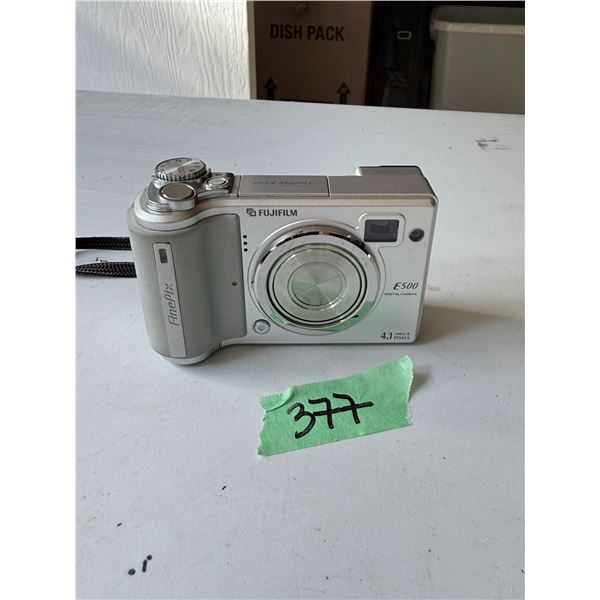 FUJIFILM FINEPIX E500 4.1MP DIGITAL CAMERA