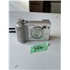 Image 1 : FUJIFILM FINEPIX E500 4.1MP DIGITAL CAMERA