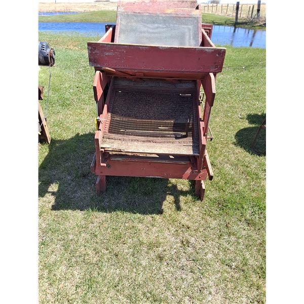 Med. Grain Cleaner 24" Wide