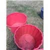 Image 4 : (4) Red Feed Tubs-1 cracked bottom
