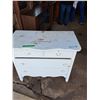 Image 3 : Vintage White Wooden 4 Drawer Dresser