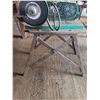 Image 4 : Mounted Bench Grinder w. Motor- working