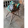 Image 5 : Mounted Bench Grinder w. Motor- working
