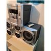 Image 3 : Sony Stereo System w. Remote