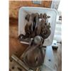 Image 3 : (4) Large Hinges, Shackels, Clamps, Hitch Balls