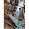 Image 4 : (4) Large Hinges, Shackels, Clamps, Hitch Balls