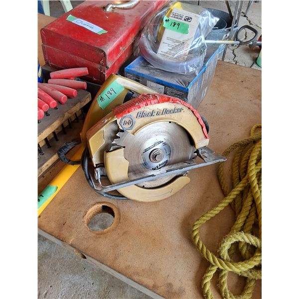 B&D 7.25" Circular Saw, T Handle L Wrenches,  Clamps, (2) Halogen