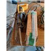 Image 1 : DeWalt Electric Reciprocal Sawzall, Extra Blades