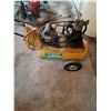 Image 2 : Electric Comet 3/4 Hp Air Compressor with Hose, Air Chuck-untested