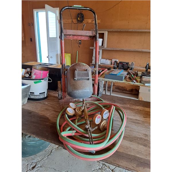 Oxygen/ Acetylene Gauges, Torch, Hose and Cart