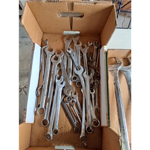 Combination of Metric & Standard Wrenches