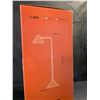 Image 6 : Hiseego LED Modern Metal Desk Lamp/Table Lamp; 3000k; Adjustable/Swivel Lighting - NEW