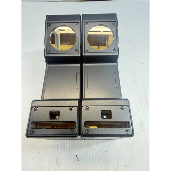 (2) Keyence #LJ-X8400