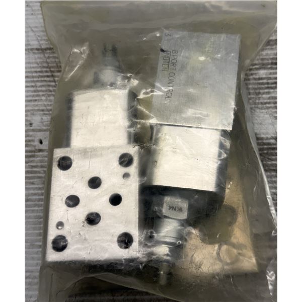 (2) Sun Hydraulics #EBA Sandwich Manifolds