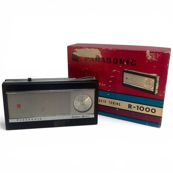 Panasonic Radar Matic 10 Transistor Auto Tuning R-1000 Radio with Original Box