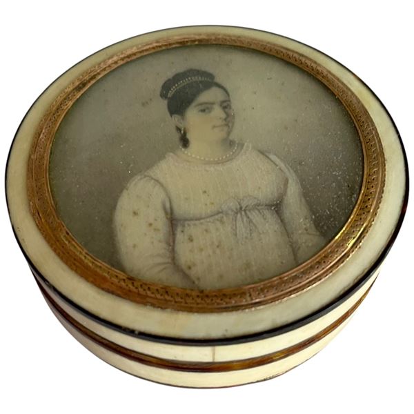 Antique Keepsake Box with Miniature Portrait of a Lady on Ivorine - Georgian or Regency - Round lidd