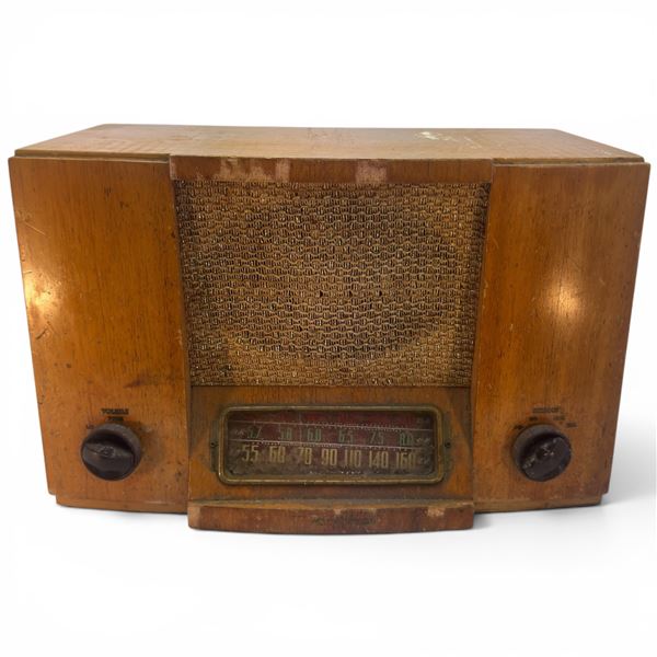Westinghouse Model 604 AC Radio Receiver Wood Case