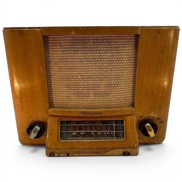 Westinghouse Model 675 Wood Case Tube Radio 1940s