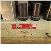 Image 4 : Westinghouse Model 675 Wood Case Tube Radio 1940s