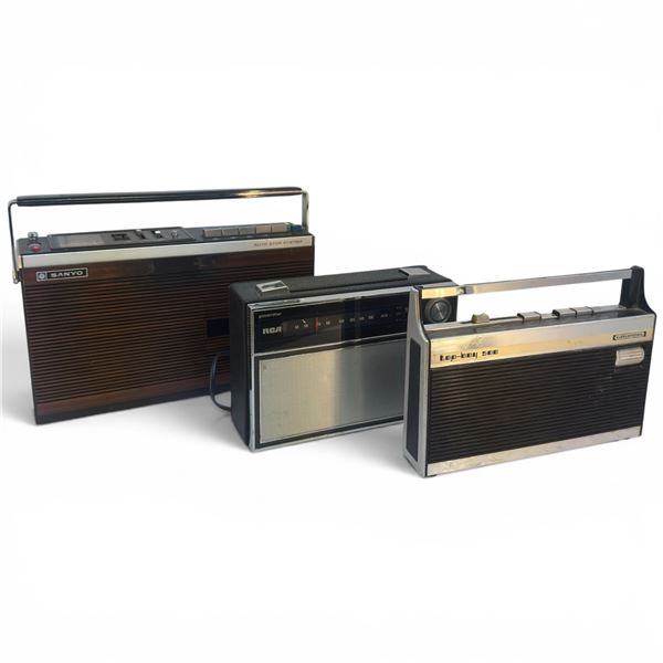 Sanyo MR-422BN Grundig Top-Boy 500 & RCA Globetrotter Model RZG133E Radios