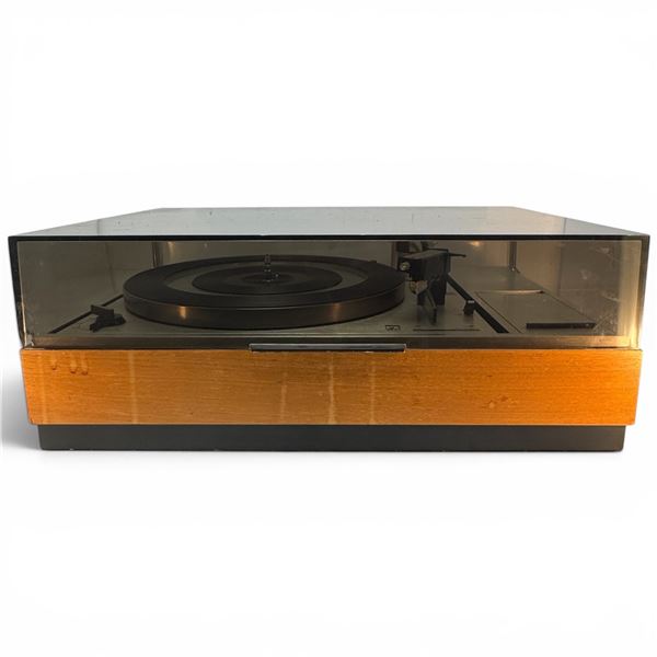 PE 2040 Turntable Manual Belt Drive Vintage Record Player