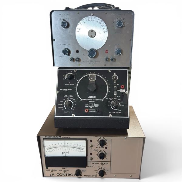 RCA Audio Generator Model WA-44C Aerovox Capacitance Bridge Model 76 & Horizon Ecology PH Controller