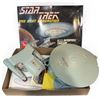 Image 2 : 1988 AMT ERTL Star Trek USS Enterprise NCC-1701-D Plastic Model Kit