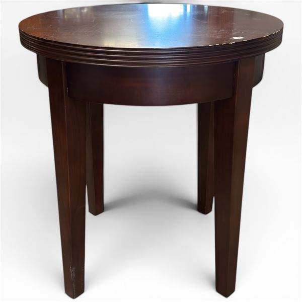 Round Wood Side Table 21x20x20"