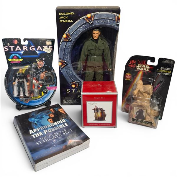 Stargate Collection: Heirloom Ornament Book Action Figures Plus Bonus Darth Maul Figure