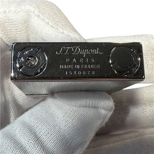 New - S.T. Dupont Paris - Red Lacquer Gold-Tone Lighter -  Made in France - Ligne 2 - Big Logo - No 