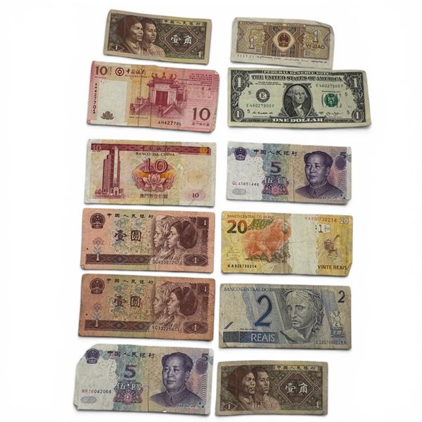 12 International Bank Notes (China, Brazil and 1 USA)