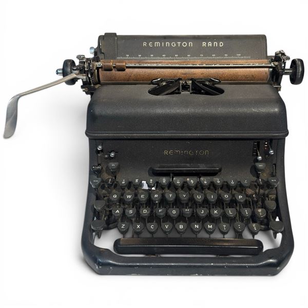Remington Rand No 17 Portable Typewriter 1939-1950s