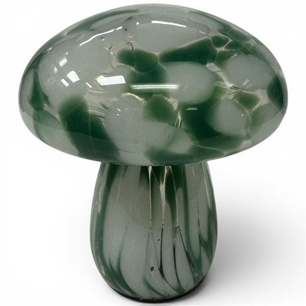 Art Glass LED Mushroom Lamp 7.5" Tall x 7" diameter - Takes 2 AA Batteries