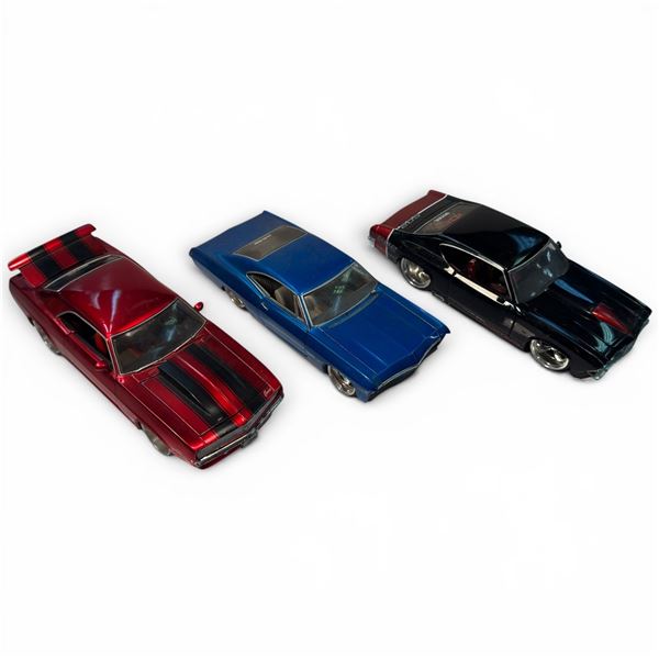 1969 Chevy Camaro, 1969 Chevy Chevelle SS and 1967 Chevy Impala SS 1:24 Diecast Cars