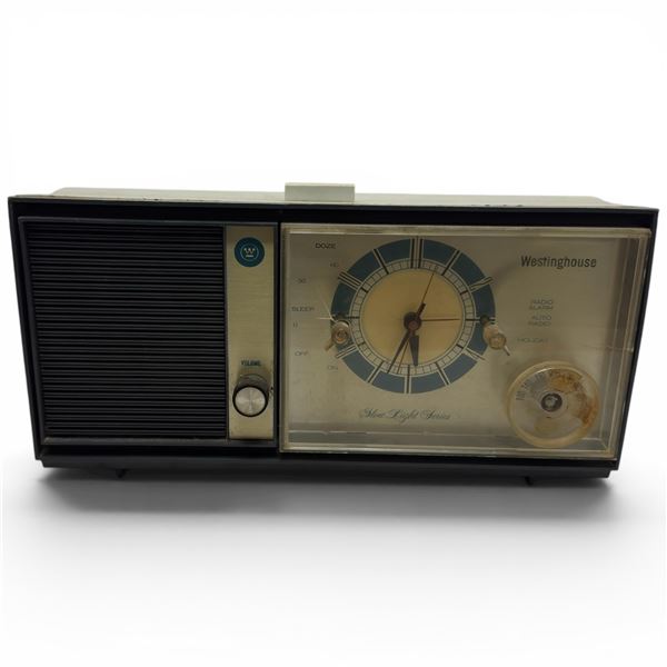 Westinghouse 933L5 Antique White Cadet Grey Radio