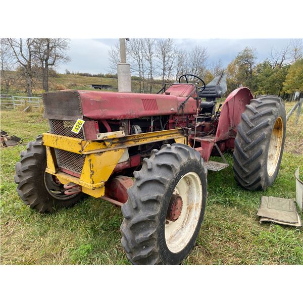 IH 844-S Zahnradfabrik FWA tractor, diesel, c/w loader & bucket, 3 pt. hitch, single hyds, showing 4