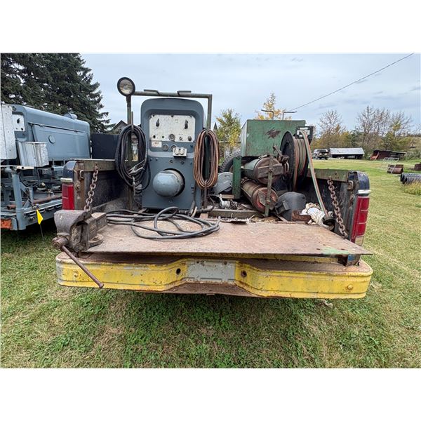 (Lot #'s 417 & 418 are a Group Lot) Lincoln gas welder, #213130 trailer mtd. Cutting torch, vice, ta