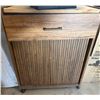 Image 10 : Bunn Ultra-2 Gourmet Ice Slush Machine with Rolling Wooden Cabinet