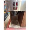 Image 4 : Bunn Pour-O-Matic Dual-Warmer Commercial Coffee Maker