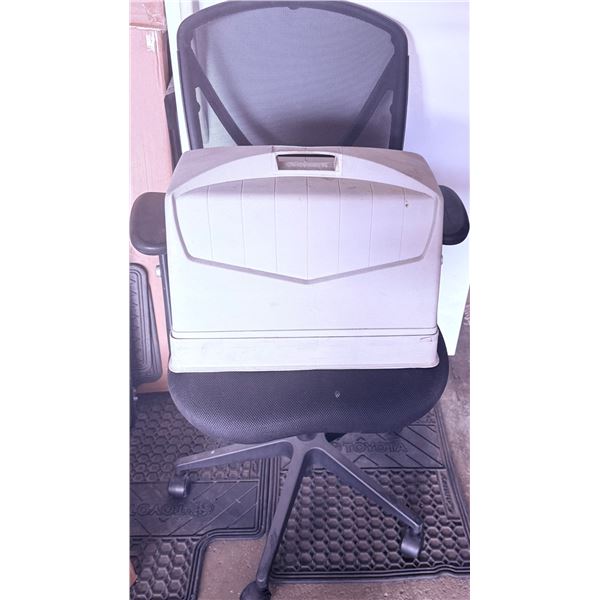 Brother Charger 651 Sewing Machine with Hard Carrying Case