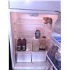 Image 3 : White-Westinghouse White Top-Freezer Refrigerator
