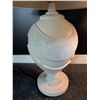 Image 4 : Ceramic Table Lamps with Textured Bases and Cone-Shaped Shades