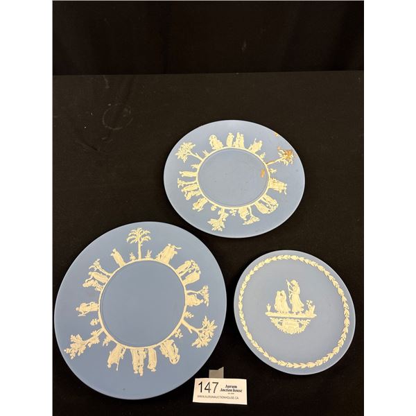 Nice Lot of Wedgewood Potteries Made in England Decorative Plates
