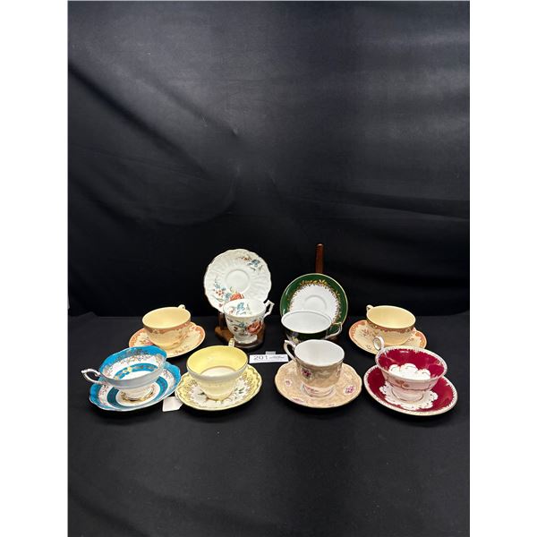Lot of 8 Vintage Bone China Teacups and Saucers No Chips or Cracks, 3 Aynsley, 1 Royal Albert, Match