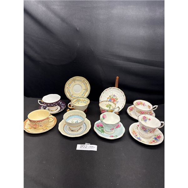Lot of 8 Vintage Bone China Teacups and Saucers No Chips or Cracks, 2 Aynsley, 1 Paragon, 2 Royal Al