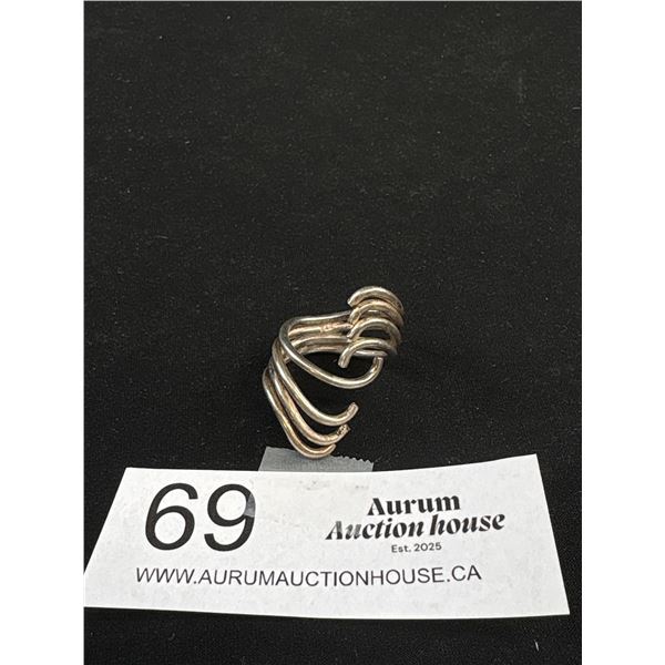 A Very nice Marked 925 Sterling Silver Statement Ring Size 7
