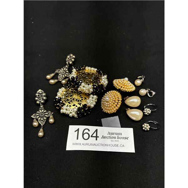 Various Vintage Pairs of Pearls Earrings